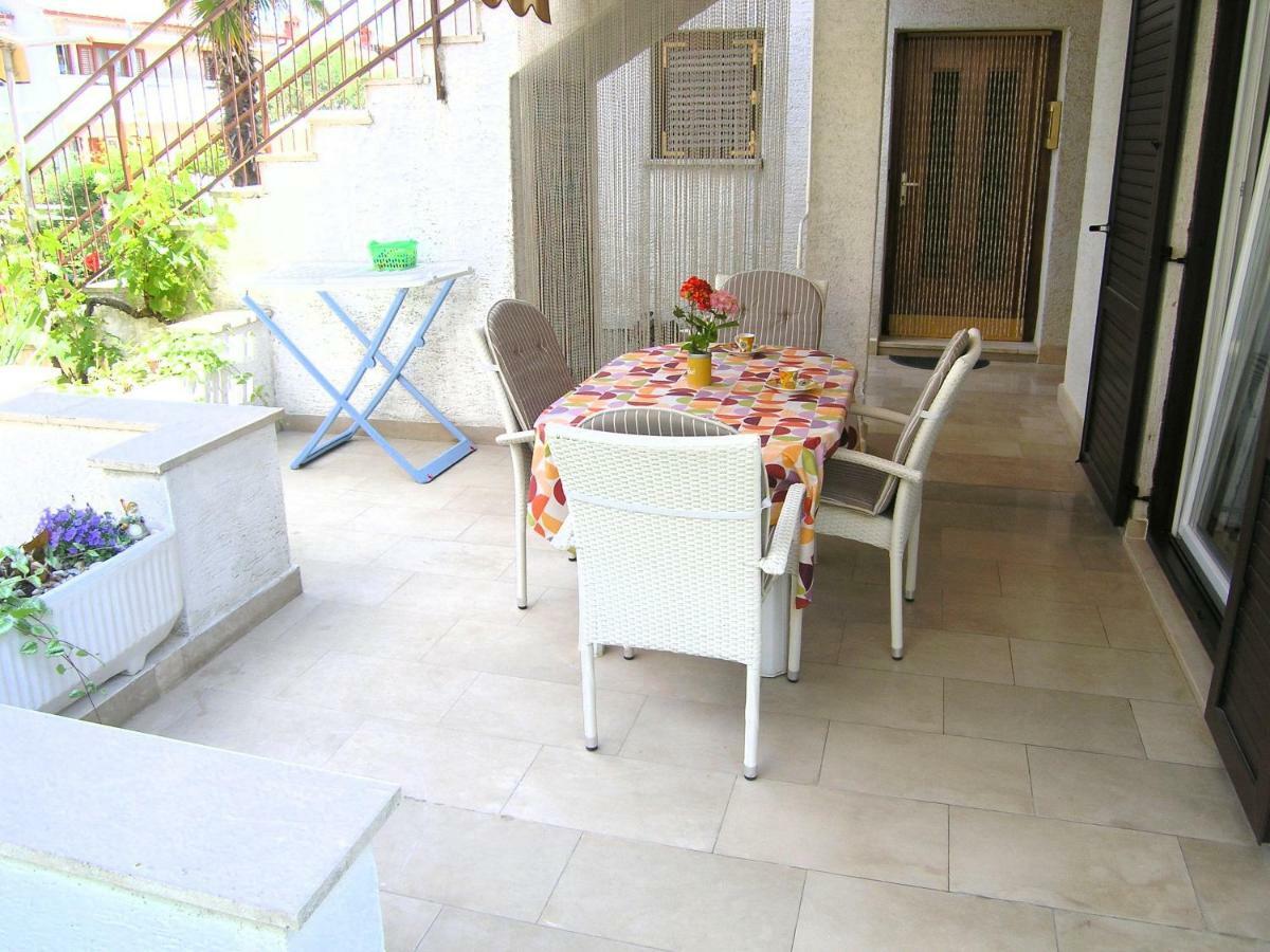 Apartment Zora Krk Town Eksteriør bilde